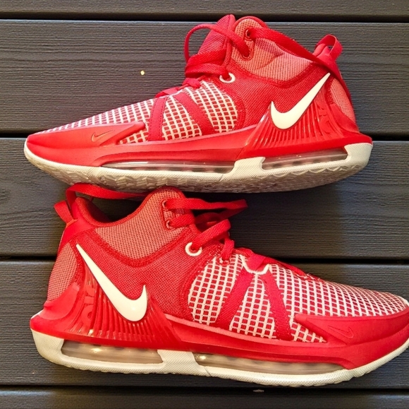 Nike LeBron Witness 7TB Sneakers main image 4